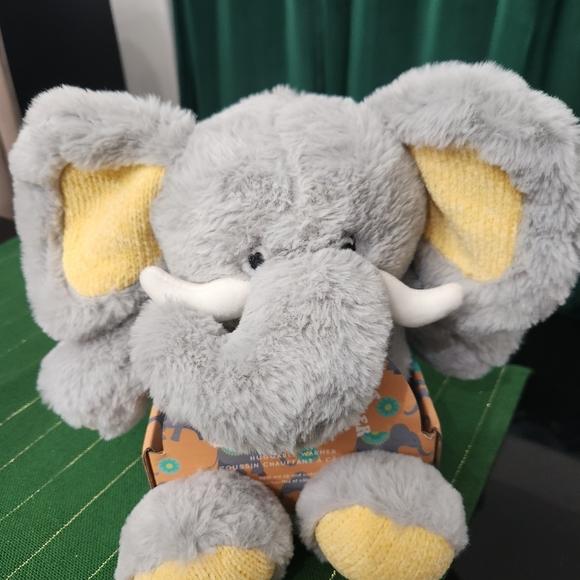 New In Box Warmable Elephant Rare - Picture 2 of 6